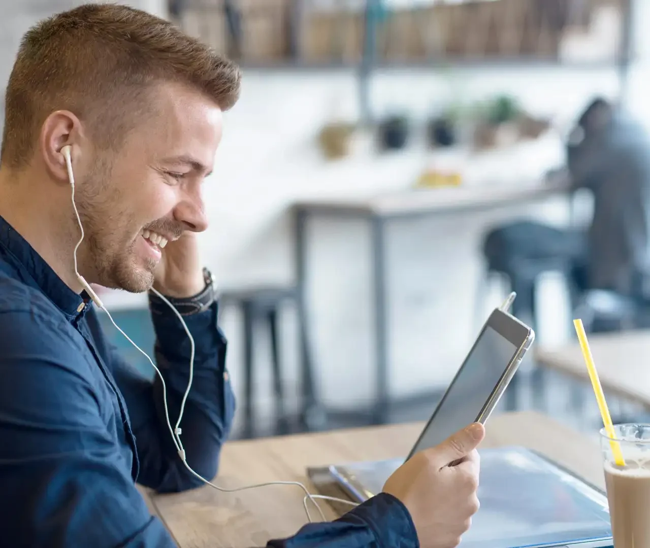 microsoft mann mit ear